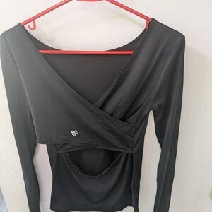 Forever 21 Long Sleeve Workout Top w/ Cutout & Thumb Holes – Size M